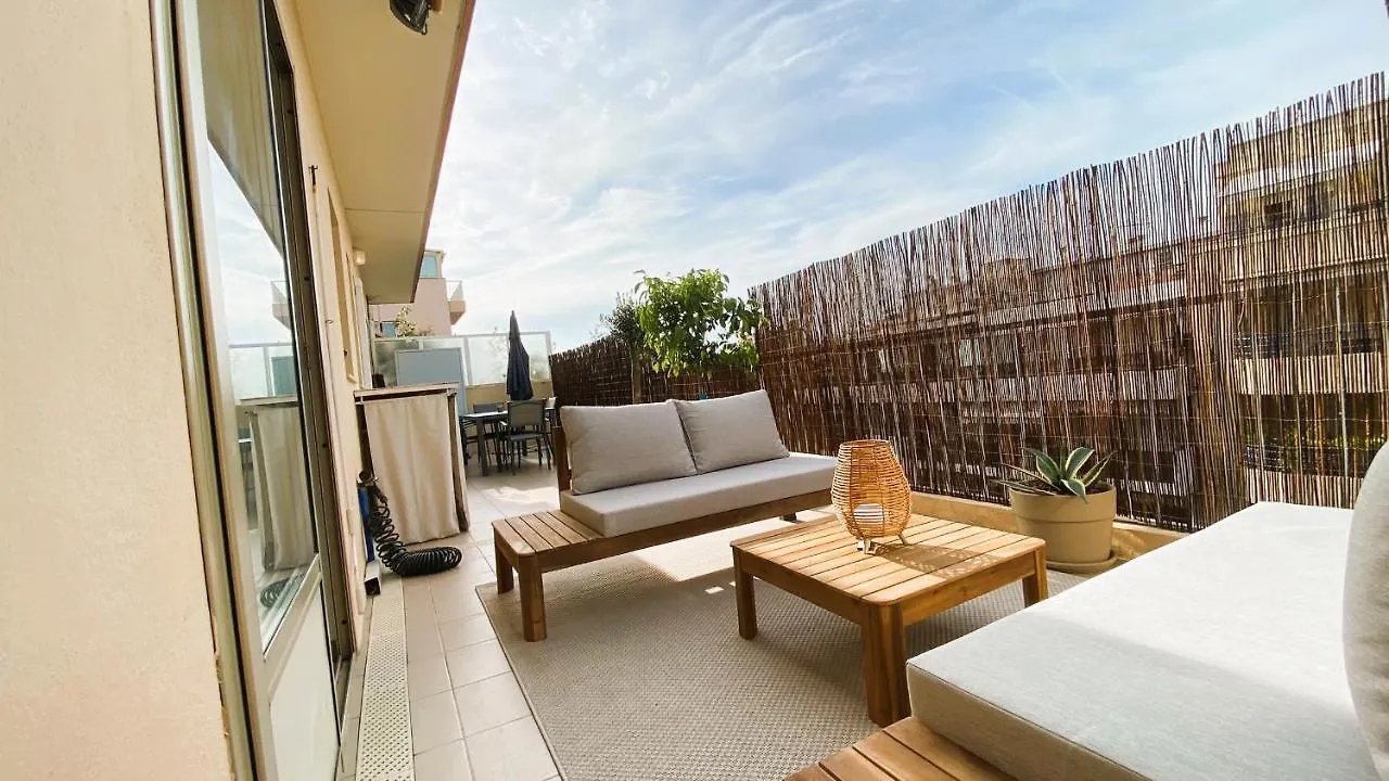 T2 Bricka La Terrasse De La Plage, Moderne, Equipe, Lumineux 昂蒂布