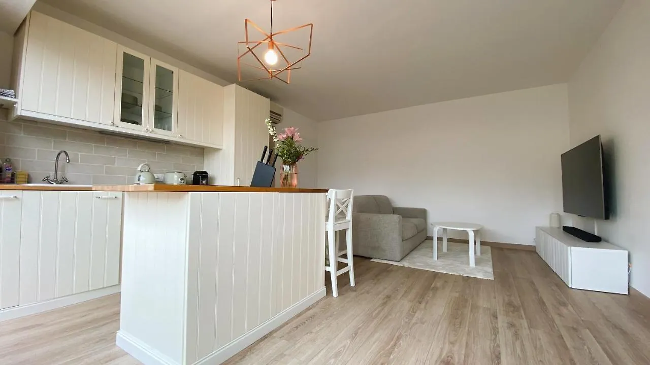 Daire T2 Bricka La Terrasse De La Plage, Moderne, Equipe, Lumineux Antibes